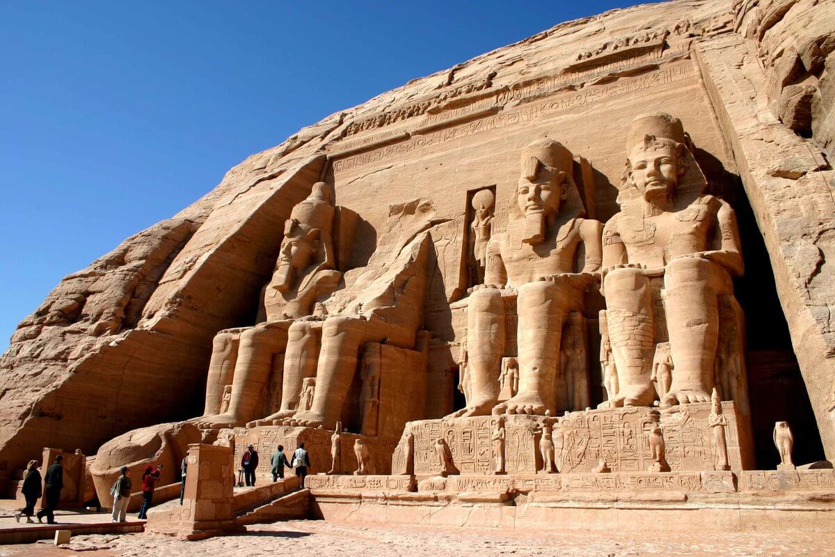 Храм Абу-Симбел – жемчужина зодчества Древнего Египта