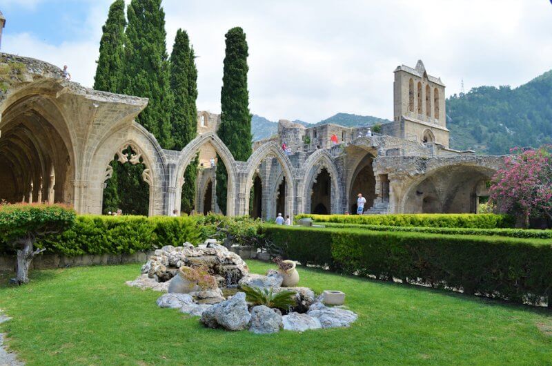 Фото: аббатство Беллапаис на Кипре