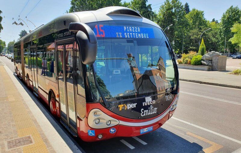 Фото: автобус в Болонье Автобус в Болонье