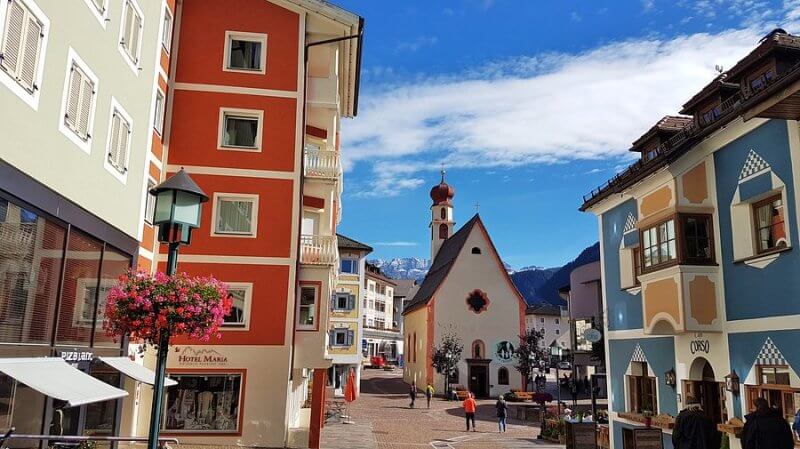 Прогулочная улица в Ортизеи Центр Ортизеи, Валь-Гардена