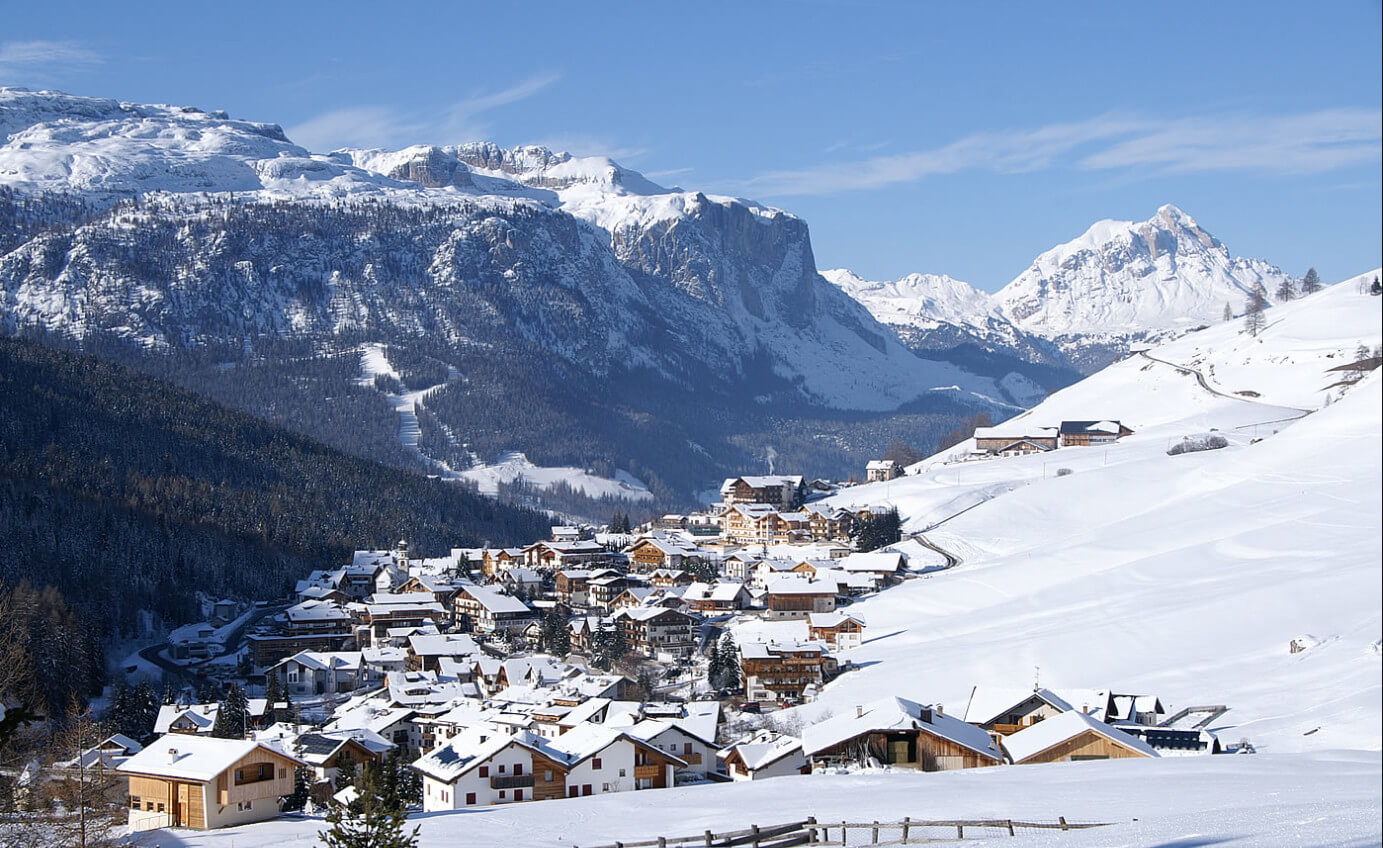 San Cassiano и Badia — камерные курорты Alta Badia San Cassiano и Badia — спокойные деревни Alta Badia зимой